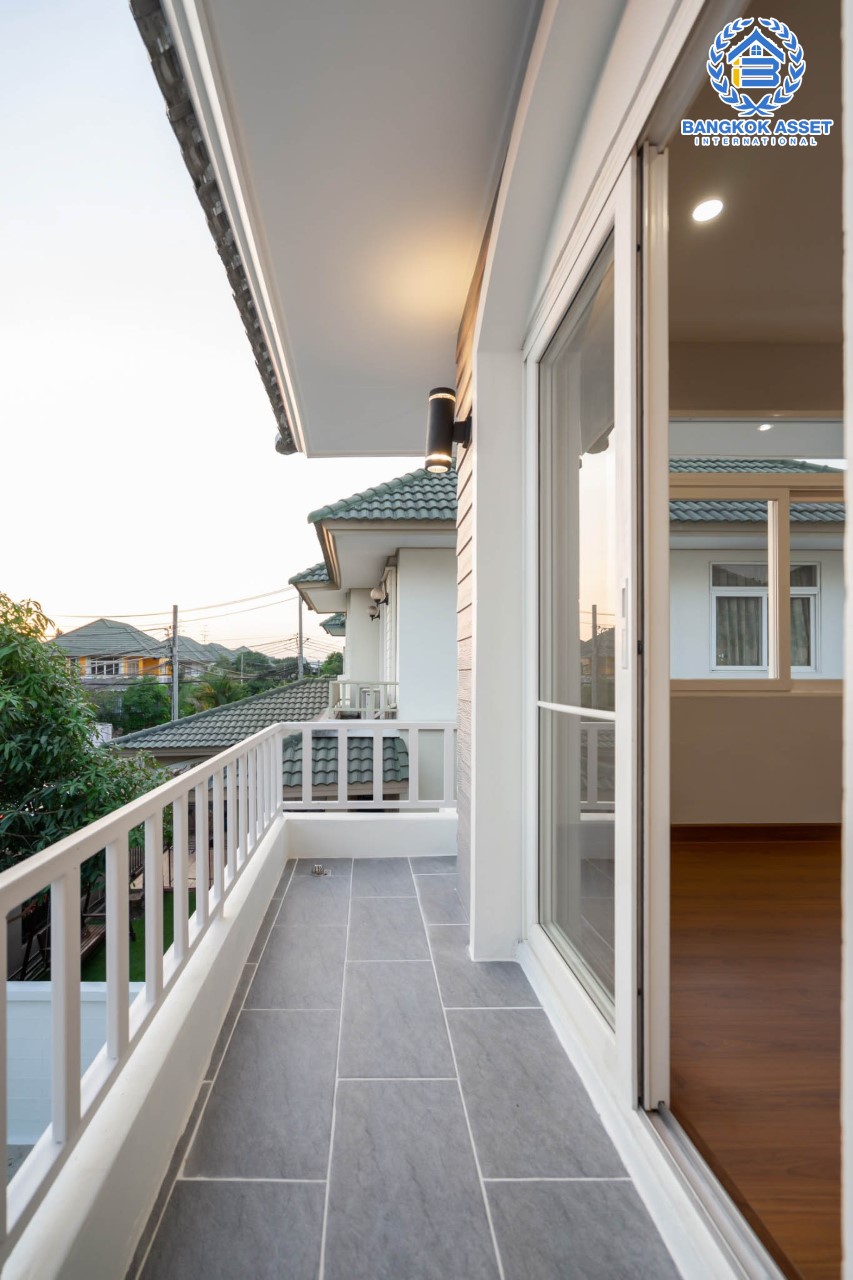 บ้านมือสองตกแต่งใหม่ ทำเลใกล้สนามบินดอนเมือง ม.กฤษณา แจ้งวัฒนะ-ดอนเมือง เนื้อที่ 56 ตร.ว. พื้นที่ใช้สอย 245 ตร.ม. ฟังก์ชั่นจัดเต็ม 4 ห้องนอน 3 ห้องน้ำ 2 ที่จอดรถ ทำเลเยี่ยมเชื่อมสู่ใจกลางเมือง ใกล้ทางด่วนศรีสมาน และรถไฟฟ้าสายสีแดง (สายอนาคต) "สถานีดอนเมือง"...